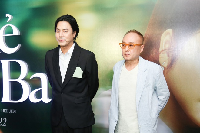 Kh&aacute;nh V&acirc;n v&agrave; d&agrave;n mỹ nh&acirc;n hội tụ, đọ sắc cạnh nữ ch&iacute;nh L&yacute; Nh&atilde; Kỳ tại thảm đỏ Kẻ Thứ Ba - Ảnh 2.