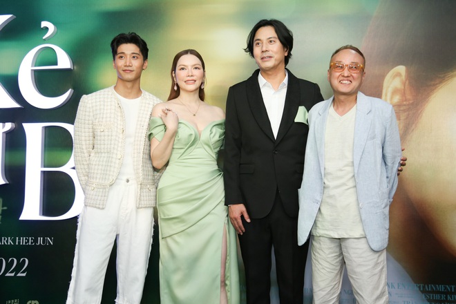 Kh&aacute;nh V&acirc;n v&agrave; d&agrave;n mỹ nh&acirc;n hội tụ, đọ sắc cạnh nữ ch&iacute;nh L&yacute; Nh&atilde; Kỳ tại thảm đỏ Kẻ Thứ Ba - Ảnh 12.