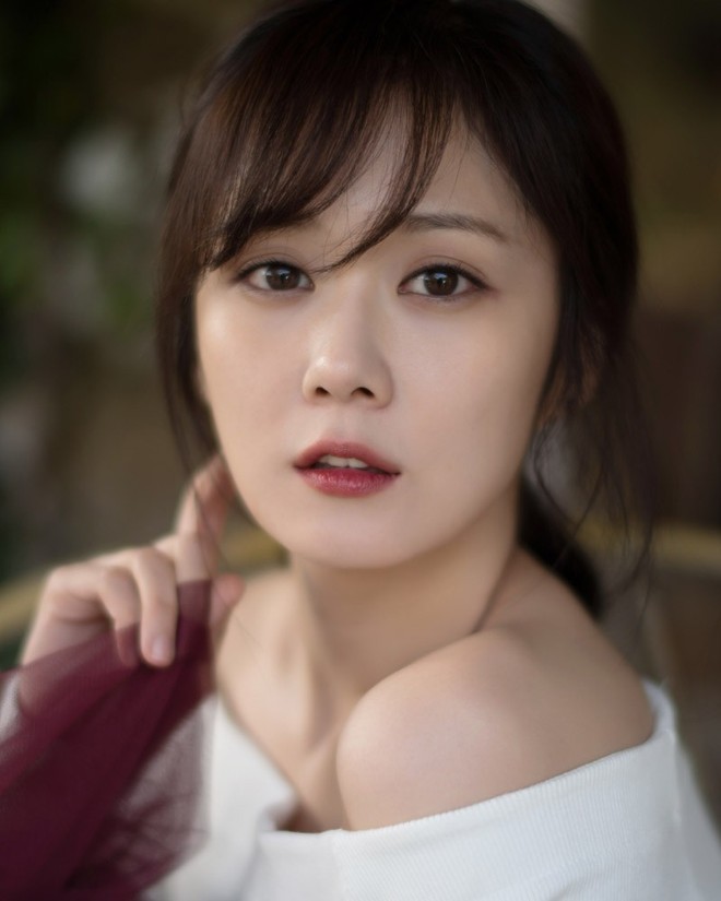 Nhan sắc dàn chị đẹp xứ Hàn mãi chưa thoát ế: Jang Nara trẻ như thiếu nữ đôi mươi, Kim Hye Soo giữ vững sức hút - Ảnh 1.
