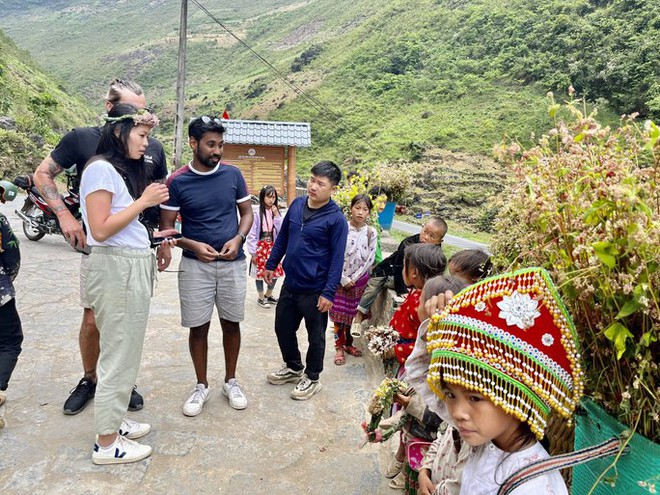 Ngỡ ngàng ngắm hoa tam giác mạch trái mùa ở Hà Giang khiến nhiều du khách không khỏi ngạc nhiên và thích thú - Ảnh 11.