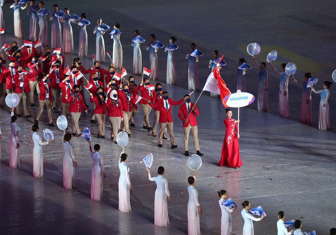 Lễ khai mạc SEA Games 31: Ấn tượng, s&ocirc;i động v&agrave; thắm t&igrave;nh đo&agrave;n kết hữu nghị - Ảnh 17.