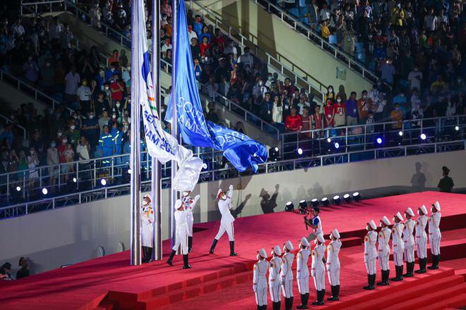 Lễ khai mạc SEA Games 31: Ấn tượng, s&ocirc;i động v&agrave; thắm t&igrave;nh đo&agrave;n kết hữu nghị - Ảnh 23.
