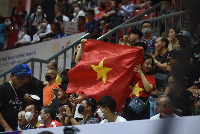 Bóng rổ SEA Games 31: NTĐ Thanh Trì rực cháy với màn trình diễn của Đội tuyển Việt Nam - Ảnh 2.