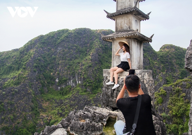 Du lịch Ninh Bình lo lắng vì khó giữ chân du khách - Ảnh 1.