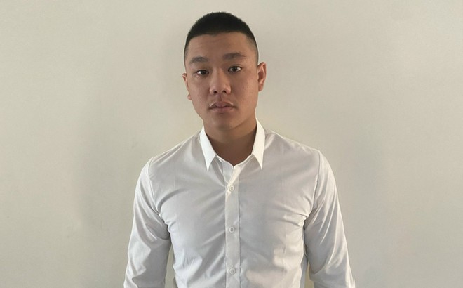 Hai kẻ li&ecirc;n quan vụ nổ s&uacute;ng chấn động Hội An ra đầu th&uacute; - Ảnh 2.