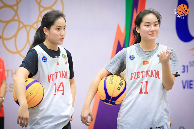 Cặp chị em sinh đôi tại SEA Games 31: Hiện tượng bóng rổ từ Mỹ về Việt Nam  thi đấu, sở hữu loạt khoảnh khắc dễ thương