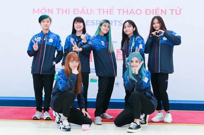 Tuyển thủ Esports Thái Lan tại SEA Games 31 đốn tim cộng đồng người hâm mộ Việt bằng nhan sắc tựa búp bê: Đã xinh đẹp lại từng vươn lên top 1 Thách Đấu máy chủ Đông Nam Á - Ảnh 1.