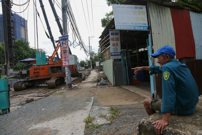 Cận cảnh 2,5km đường giá 800 tỉ ở TP.HCM được tái thi công sau 7 năm: Người dân phấn khởi - Ảnh 3.