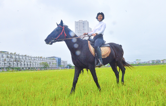 Ảnh: Người Hà Nội chi tiền triệu học cưỡi ngựa - Ảnh 13. Ảnh: Người Hà Nội chi tiền triệu học cưỡi ngựa - Ảnh 13.