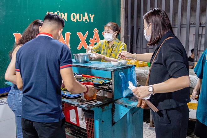 Món bún quậy nức tiếng Phú Quốc luôn gây tranh cãi giữa ngon và khó ăn, nhưng mấy ai biết bà chủ mất 10 năm để hoàn chỉnh hương vị chuẩn - Ảnh 17.