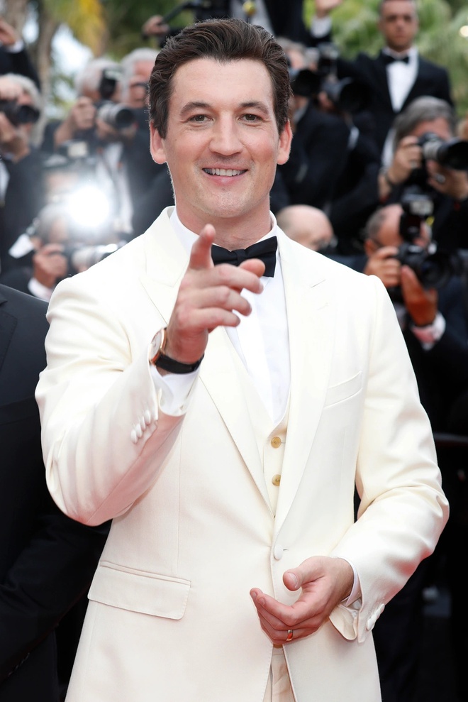 Thảm đỏ LHP Cannes: Tom Cruise dẫn đầu đoàn siêu sao, Elle Fanning đẹp tựa thiên thần bên Hoa hậu đẹp nhất mọi thời đại - Ảnh 5.