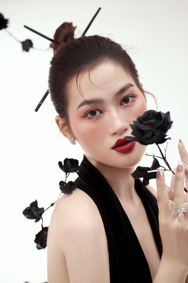 Hé lộ ứng viên đầu tiên của Miss Grand Vietnam 2022: Đã có danh hiệu, gương mặt hao hao Đỗ Thị Hà - Ảnh 1.