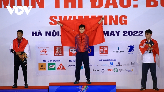 Hành động đẹp của kình ngư Trần Hưng Nguyên sau khi giành HCV thứ 4 ở SEA Games 31 - Ảnh 10.