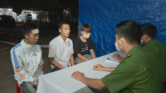 Tông vào xe nghi trộm chó - mèo, 3 thanh thiếu niên bị khởi tố tội giết người  - Ảnh 1.