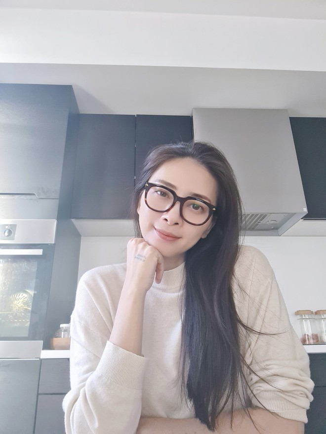 Sau đ&aacute;m cưới trong mơ, Ng&ocirc; Thanh V&acirc;n đổi kiểu t&oacute;c mới nh&igrave;n cực lạ - Ảnh 5.