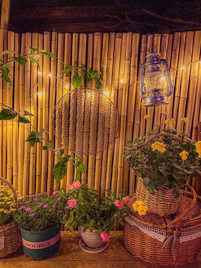 Cặp vợ chồng trẻ quy hoạch s&acirc;n vườn 20m&sup2; theo phong c&aacute;ch v&ugrave;ng cao khiến ai đến chơi cũng hết lời khen ngợi - Ảnh 20.