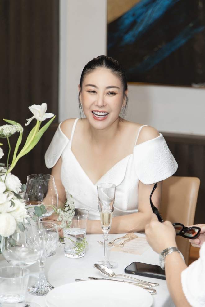 Diễm My, MC Thanh Thanh Huyền diện sắc trắng dự tiệc sinh nhật Hoa hậu Hà Kiều Anh - Ảnh 5.