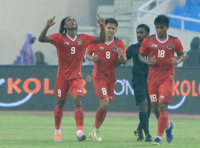 Bỏ lỡ quá nhiều cơ hội, U23 Malaysia rơi nước mắt nhìn Ronaldo cùng U23 Indonesia giành HCĐ SEA Games - Ảnh 5.
