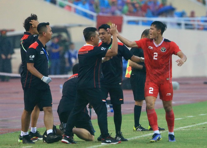 Bỏ lỡ quá nhiều cơ hội, U23 Malaysia rơi nước mắt nhìn Ronaldo cùng U23 Indonesia giành HCĐ SEA Games - Ảnh 6.