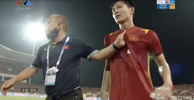 HLV Park Hang-seo gục khóc khi U23 Việt Nam giành HCV SEA Games 31: Thầy đã vất vả rồi  - Ảnh 4.