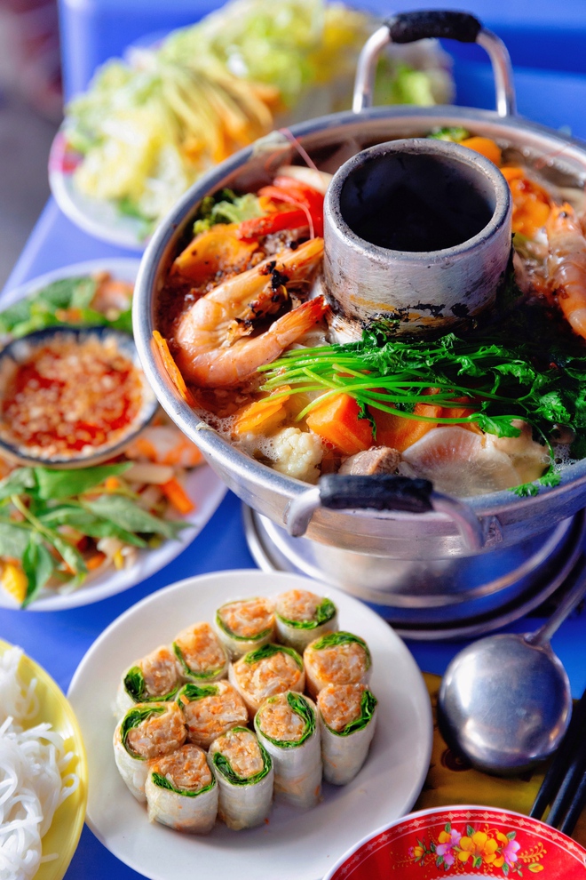 Lẩu cù lao - món đặc sản trong các tiệc cưới của người miền Tây giúp một quán ăn tại Sài Gòn hút hàng trăm lượt khách tìm tới mỗi ngày! - Ảnh 12.