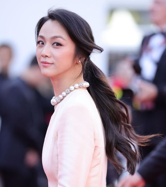 Thang Duy - Hoa đán bị phong sát tái xuất lộng lẫy tại Cannes 2022 - Ảnh 2.