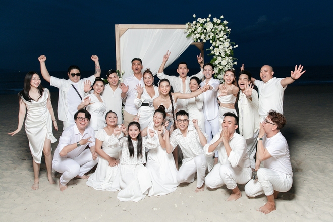 Đám cưới ở biển của Phương Trinh Jolie và Lý Bình, cô dâu diện váy siêu gợi cảm - Ảnh 10