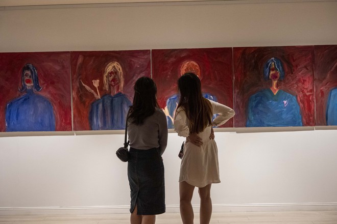 Phản ứng bất ngờ từ khán giả trẻ đến xem triển lãm của Quang Đại ở Hà Nội: “Mình thấy rất có chiều sâu…, trải nghiệm tuyệt vời!” - Ảnh 4.