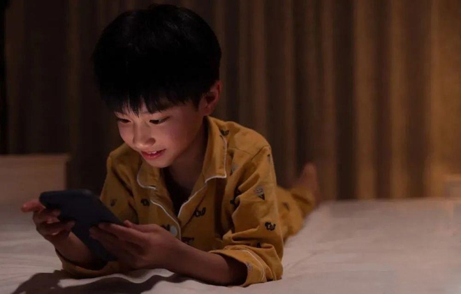 Cảnh b&aacute;o 4 yếu tố l&agrave;m tăng nguy cơ dậy th&igrave; sớm ở trẻ, chuy&ecirc;n gia hướng dẫn c&aacute;ch ph&acirc;n biệt triệu chứng kh&aacute;c biệt giữa b&eacute; trai v&agrave; b&eacute; g&aacute;i - Ảnh 6.