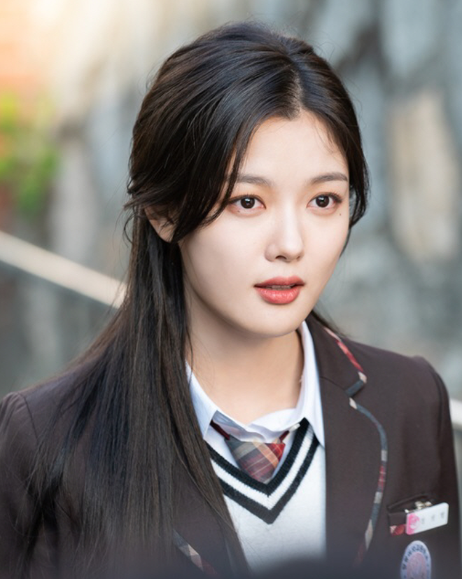 Kim Yoo Jung từng may mắn né đẹp một bom xịt: Người thế thân lại chính là nữ thần nổi nhất phim Hàn 2022? - Ảnh 5.