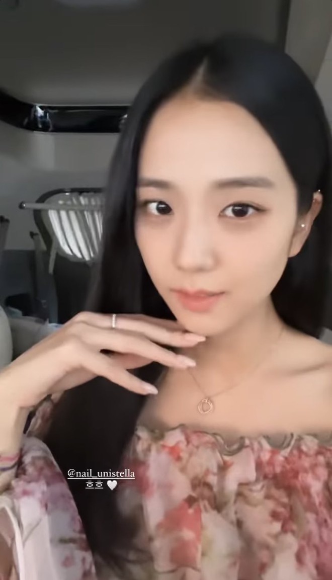 Jisoo (BLACKPINK) và Jung Hae In bất ngờ tái ngộ sau Snowdrop, visual đẹp ngất người nhưng chuyện gì đây? - Ảnh 4.