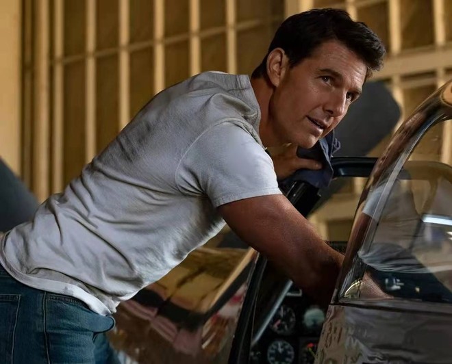 Hiếm thấy Tom Cruise tự tin khoe visual không tuổi dù đã U60, còn công khai hôn hít một mỹ nhân khác trước thềm phim lên sóng? - Ảnh 8.