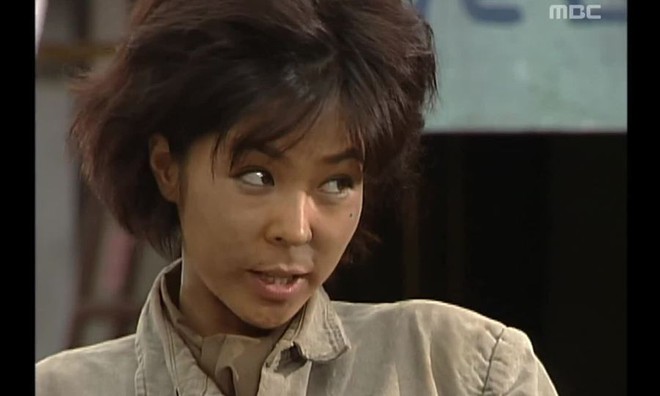 Sao nữ dao k&eacute;o thất bại may mắn nhất H&agrave;n Quốc: Bỏ diễn xuất nhạt nh&ograve;a để lấy chồng gi&agrave;u, cuộc sống đ&aacute;ng ao ước ở tuổi 50 - Ảnh 3.