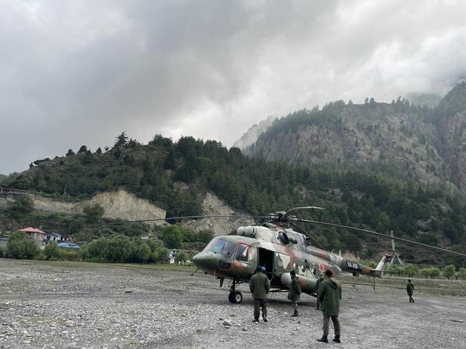 Vụ máy bay đâm vào núi ở Nepal: Đã tìm thấy 14 thi thể - Ảnh 1.
