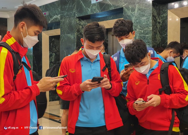 ĐT U23 Việt Nam đã có mặt tại Tashkent, sẵn sàng cho cuộc hành trình mới - Ảnh 7.
