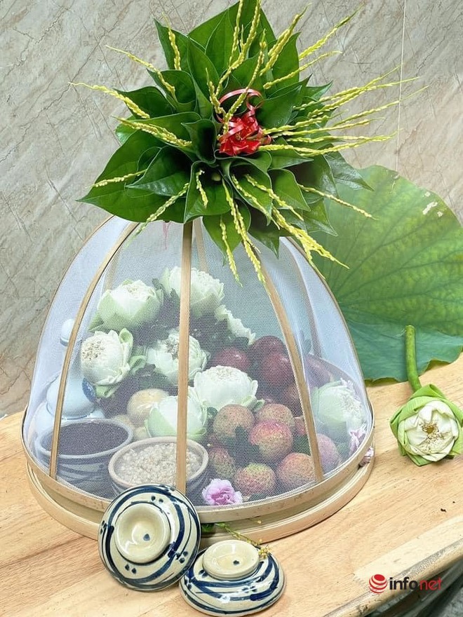 Những set hoa quả c&uacute;ng Tết Đoan Ngọ gi&aacute; v&agrave;i trăm ng&agrave;n đẹp h&uacute;t mắt, người b&aacute;n chốt đơn mỏi tay - Ảnh 2.