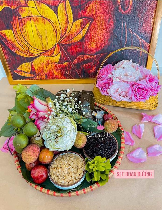 Những set hoa quả c&uacute;ng Tết Đoan Ngọ gi&aacute; v&agrave;i trăm ng&agrave;n đẹp h&uacute;t mắt, người b&aacute;n chốt đơn mỏi tay - Ảnh 4.