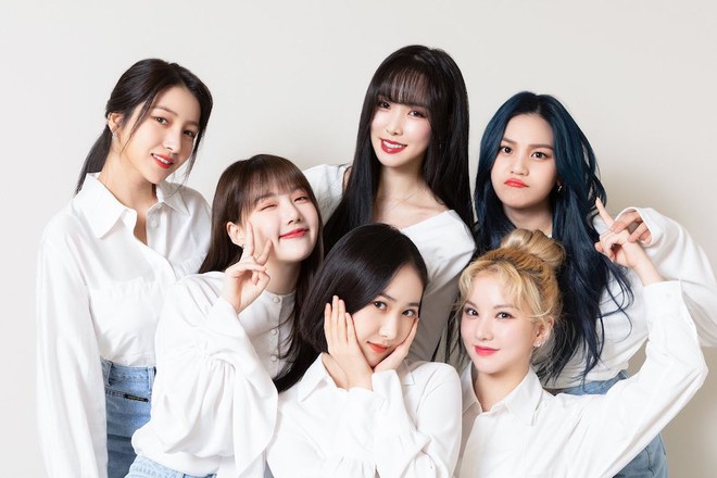 LE SSERAFIM được HYBE gọi là nhóm nữ đầu tiên, quên đi sự tồn tại của GFriend và đàn chị ra mắt 10 năm? - Ảnh 4.