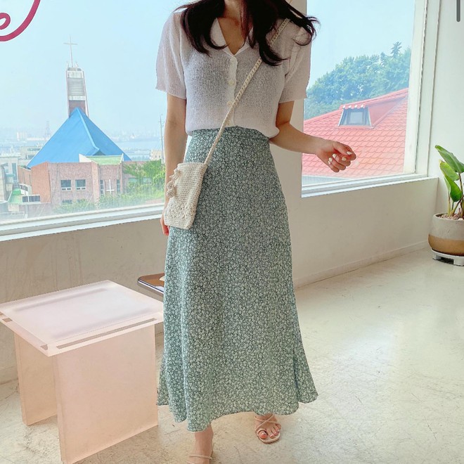 4 kiểu chân váy công sở trẻ trung nhất, muốn mặc đẹp thì nên sắm hết - Ảnh 4.