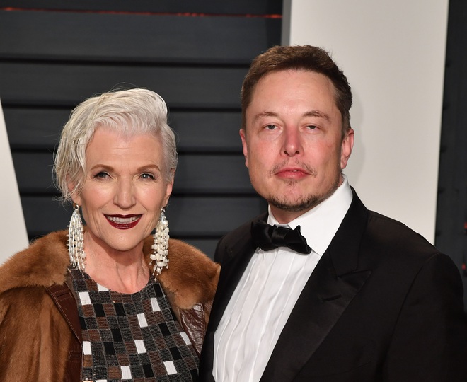 Người phụ nữ quyền lực đằng sau tỷ phú Elon Musk: Cựu người mẫu U80 vẫn gây choáng khi diện bikini, chịu đựng sự bạo hành của chồng suốt 9 năm - Ảnh 11.