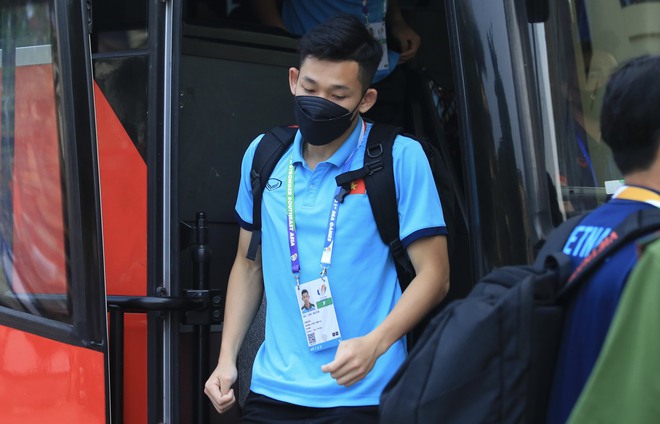 HLV Shin Tae-yong bối rối khi U23 Indonesia gặp sự cố ngay trước trận đấu với Việt Nam - Ảnh 10.