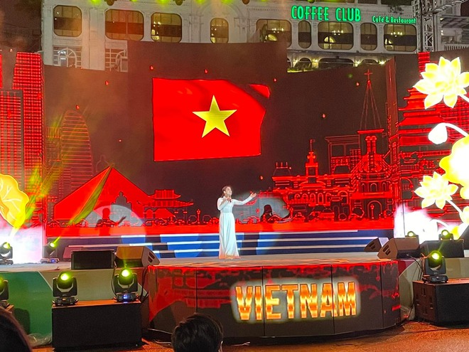 Tưng bừng ngày hội Festival Thanh niên Đông Nam Á chào đón SEA Games 31, “cháy” nhất là đêm gala quy tụ loạt ca sĩ đình đám và đại nhạc hội sinh viên hoành tráng - Ảnh 8.