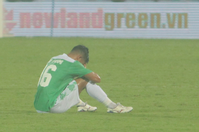 Cầu thủ Indonesia ôm đầu, đổ gục xuống sân sau 90 phút ác mộng trước U23 Việt Nam - Ảnh 2.