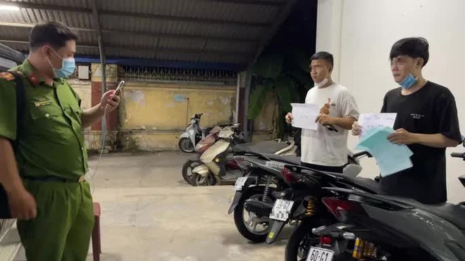 Bắt gần 300 xe m&aacute;y trong nh&oacute;m định đi b&atilde;o: C&oacute; trẻ dưới 16 tuổi - Ảnh 3.