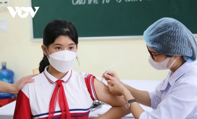 Hơn 150.000 trẻ từ 5 đến dưới 12 tuổi ở Hà Nội đã tiêm vaccine COVID-19 - Ảnh 1.