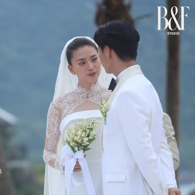 Tặng 10 điểm cho thợ makep của Ng&ocirc; Thanh V&acirc;n, biến n&agrave;ng d&acirc;u th&agrave;nh thiếu nữ ngo&agrave;i 20 mới t&agrave;i! - Ảnh 5.