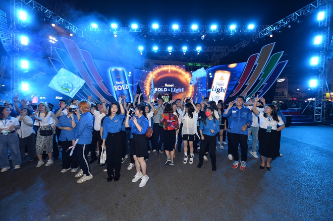 Tưng bừng ngày hội Festival Thanh niên Đông Nam Á chào đón SEA Games 31, “cháy” nhất là đêm gala quy tụ loạt ca sĩ đình đám và đại nhạc hội sinh viên hoành tráng - Ảnh 11.