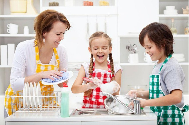 Lời khuy&ecirc;n của gi&aacute;o sư đại học Thanh Hoa: Cha mẹ bớt bảo bọc, con sẽ trưởng th&agrave;nh tốt hơn - Ảnh 5.