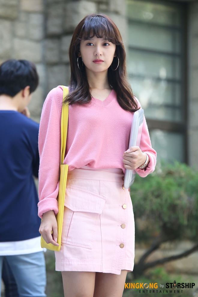 Nữ phụ Hậu Duệ Mặt Trời: Style trên phim không bao giờ xấu, mê nhất là phong cách công sở trẻ trung thanh lịch - Ảnh 8.