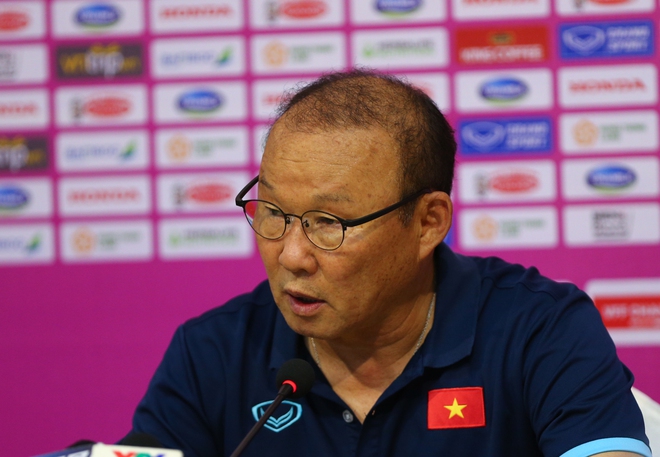 HLV Park Hang-seo giải thích lý do Quang Hải thi đấu tròn 90 phút - Ảnh 1.